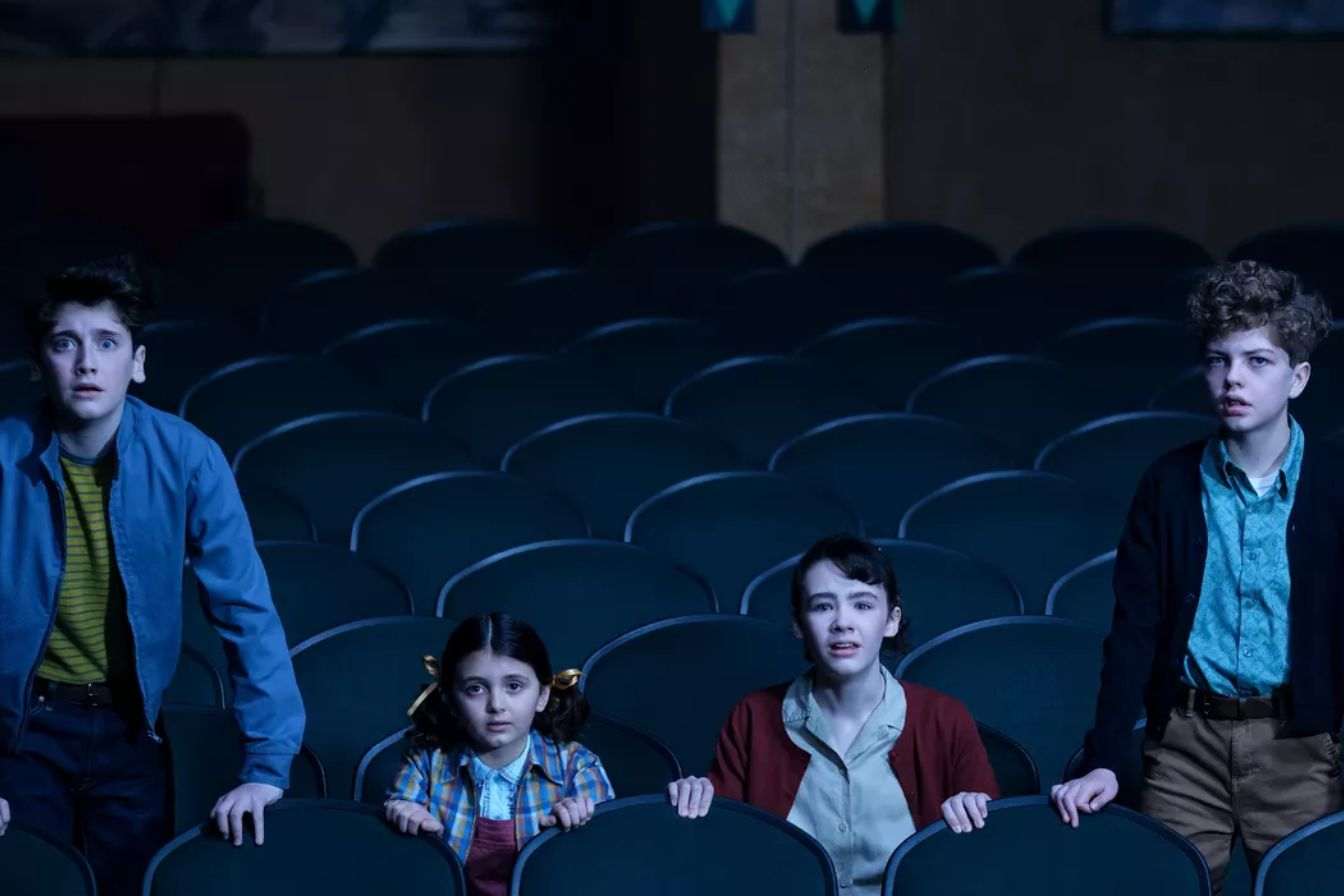 begeek's tweet card. La série "Bienvenue à Derry", inspirée de l’univers de "Ça", prépare son retour pour deux nouvelles saisons. Les créateurs promettent une intensification de l’horreur, annonçant une expérience encore...