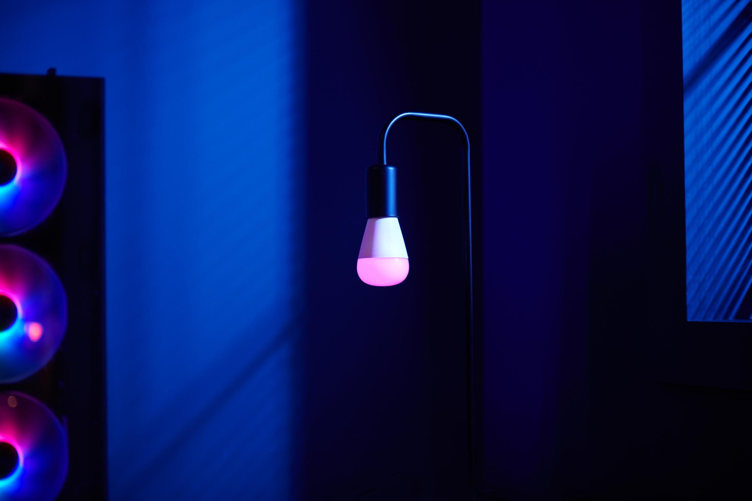 SmartHomeCentr's tweet card. In this overview, we look into the most interesting options for Smart Home products with Matter over Thread support in the most important Smart Home categories.