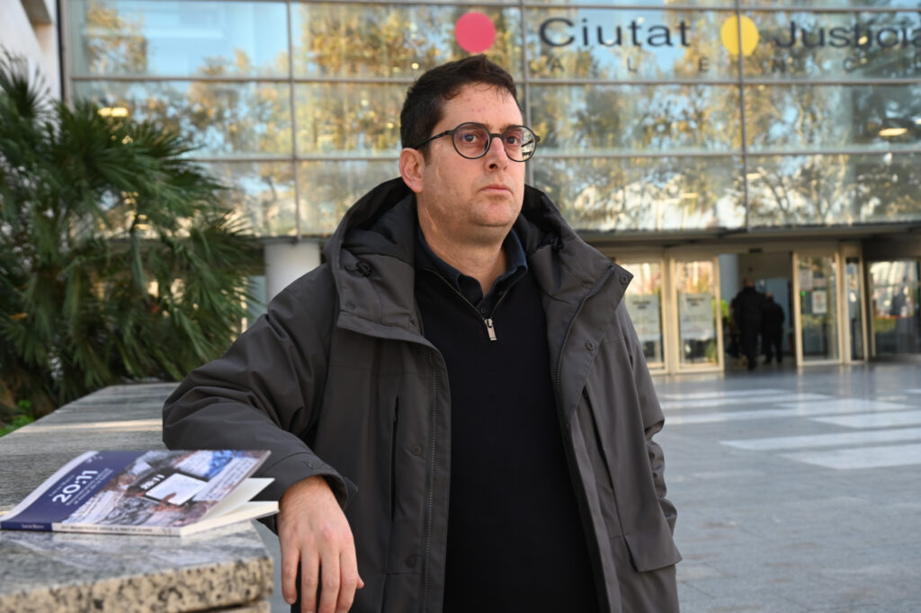 VilaWebPV's tweet card. "És lamentable que el llegat d’un president depenga de quan Vilaplana va abandonar l’aparcament", diu l'autor del llibre '20:11. Reconstrucció judicial al minut de la DANA' en aquesta entrevista