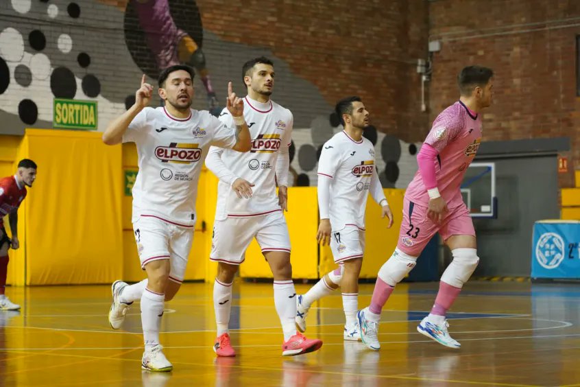 FutSalRFEF's tweet card. Web oficial de la Real Federación Española de Fútbol.