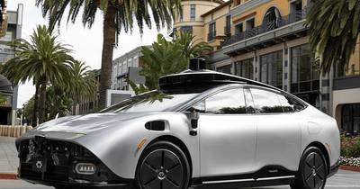 synerio_h's tweet card. 「Tensor」はアメリカのスタートアップが発表した自動運転車。企業によるロボタクシー運用だけでなく、個人での所有も踏まえて設計されているのが特徴だ。 2025年11月現在、販売価格は未定だが、2026年後半から米国・欧州・アラブ首長国連邦で納車を開始するという。Tensor Ten...