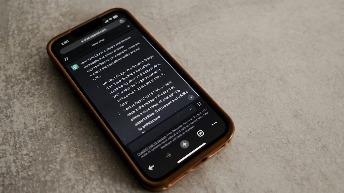 nacion's tweet card. Descubra 20 prompts clave para usar en ChatGPT que pueden optimizar sus estudios, trabajo, organización personal y creatividad con inteligencia artificial.