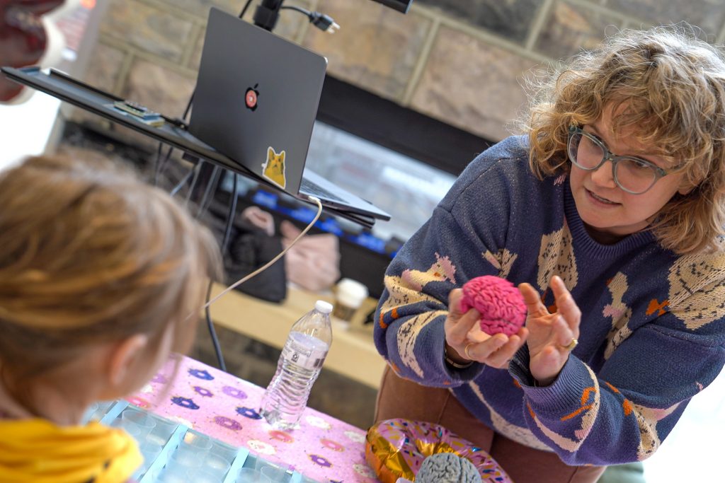 VTHNFE's tweet card. A new grant will help Alexandra DiFeliceantonio, a Fralin Biomedical Research Institute assistant professor, uncover the allure of highly processed foods, which make up 58 percent of calories...