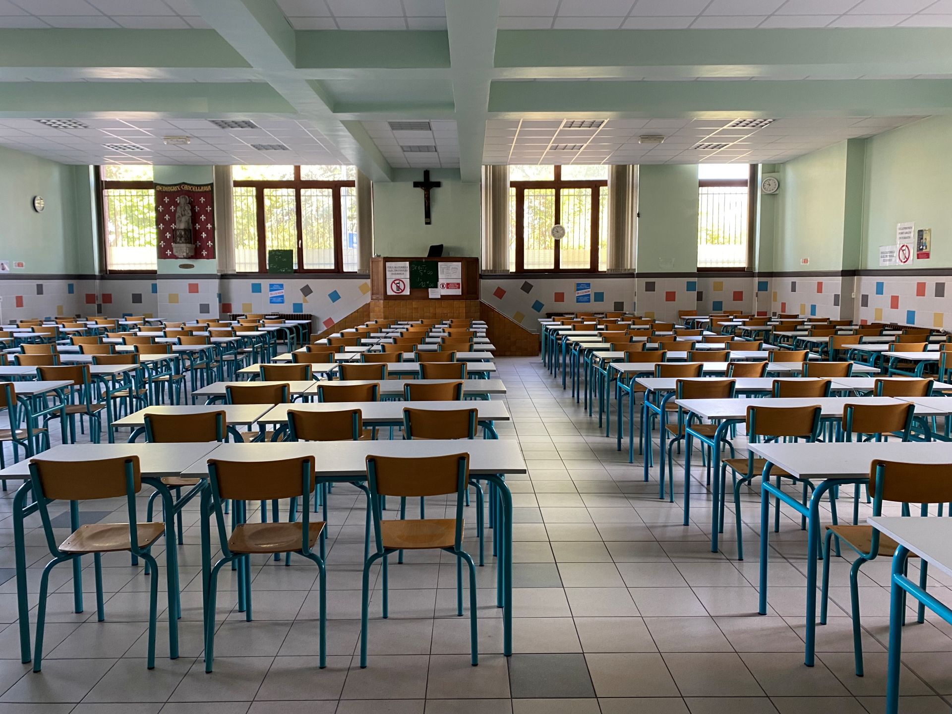 Mediacites's tweet card. C’est un nombre que l’Éducation nationale a manifestement du mal à articuler. Est-ce parce qu’il débute par un Z, lettre peu utilisée en français ? Ou bien parce qu’on débute d’ordinaire par le un...