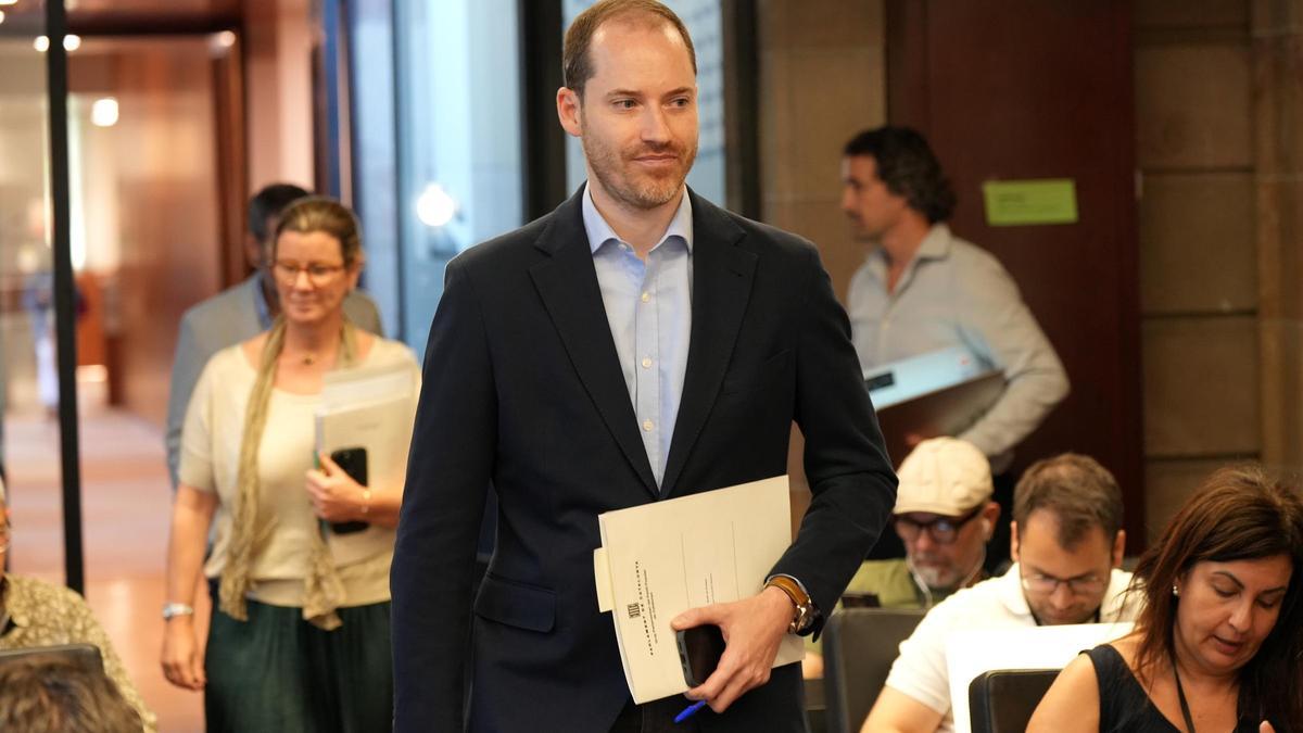 giselabooada's tweet card. Los populares sostienen que se trata de una norma 'inconstitucional' y 'antiestatutaria' que puede generar inseguridad jurídica