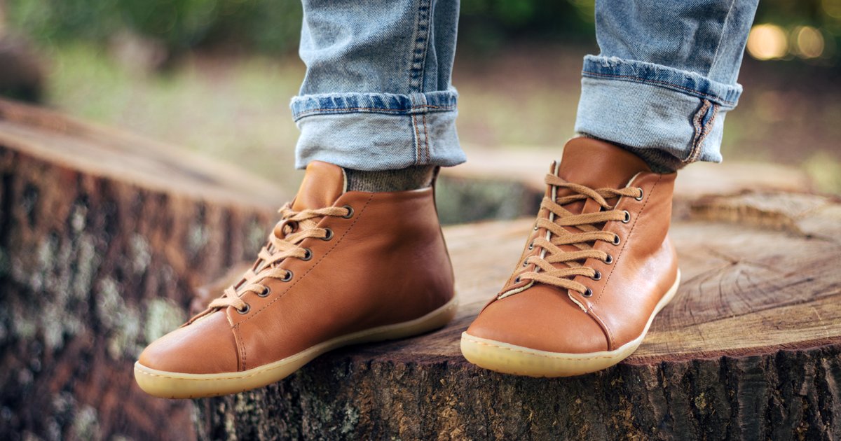 ReflorestarPt's tweet card. Support our campaign and get sustainable barefoot shoes.