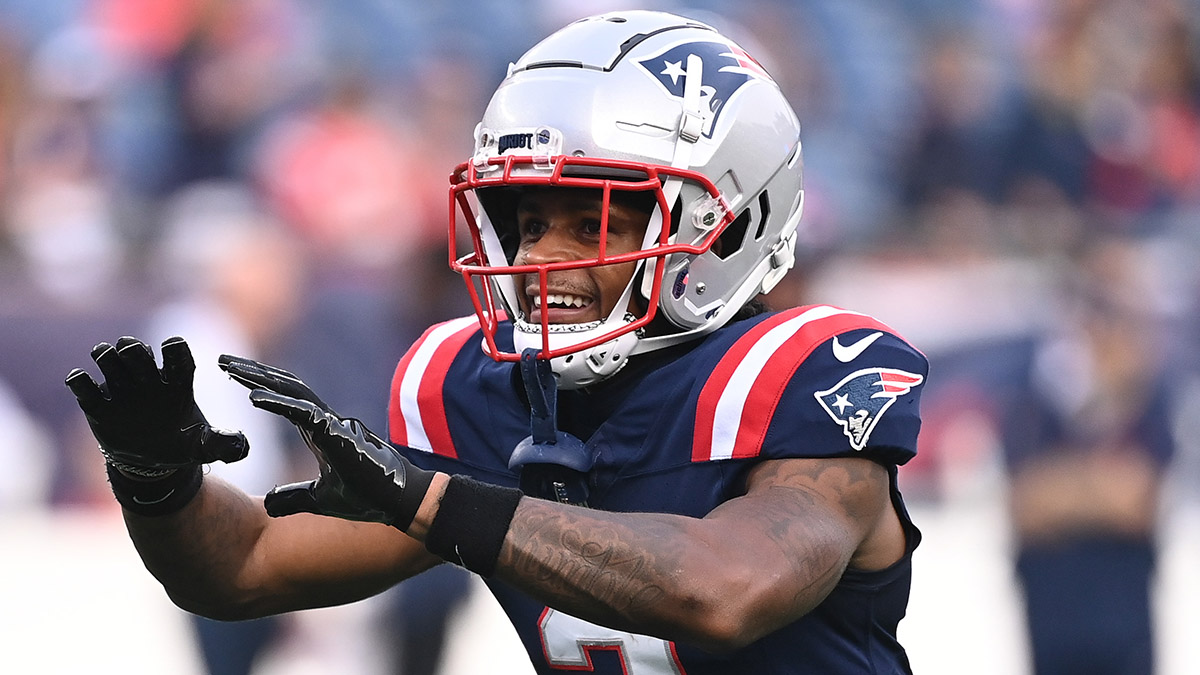 ASeaofRed's tweet card. Here’s how former Liberty players fared this past week in the NFL. WR DEMARIO DOUGLAS This week: New England 33, New York Giants 15 Demario Douglas caught all three of his targets for 33 yards in t…