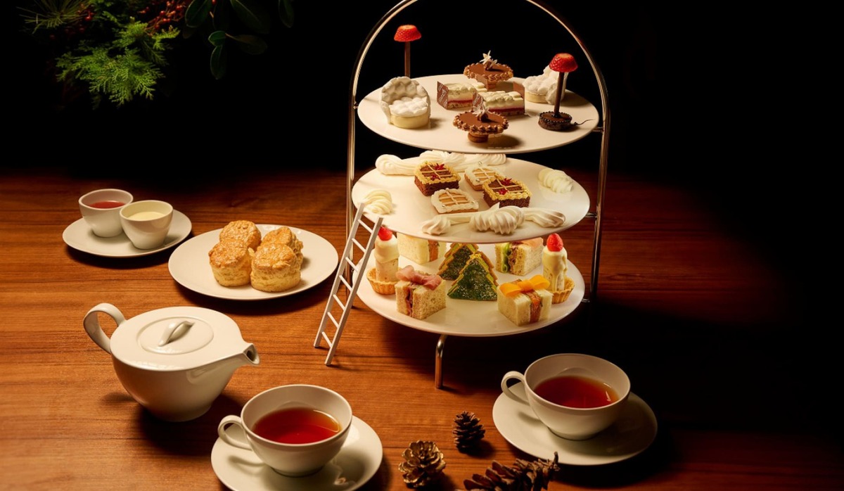 preciousjp_'s tweet card. 「東京エディション虎ノ門」では、2025年11月20日（木）～2026年1月20日（火）の期間限定で、アートディレクターの吉田ユニさんとコラボレーションした特別なフェスティブアフタヌーンティー「ドリームライト ホテル アフタヌーンティー」が提供されます。まるでドールハウスに入り込んだような遊び心にあふれたアフタヌーンティーは、まさに唯一無二。吉田ユニさんデザインのスペシャルホリデーカード付き...