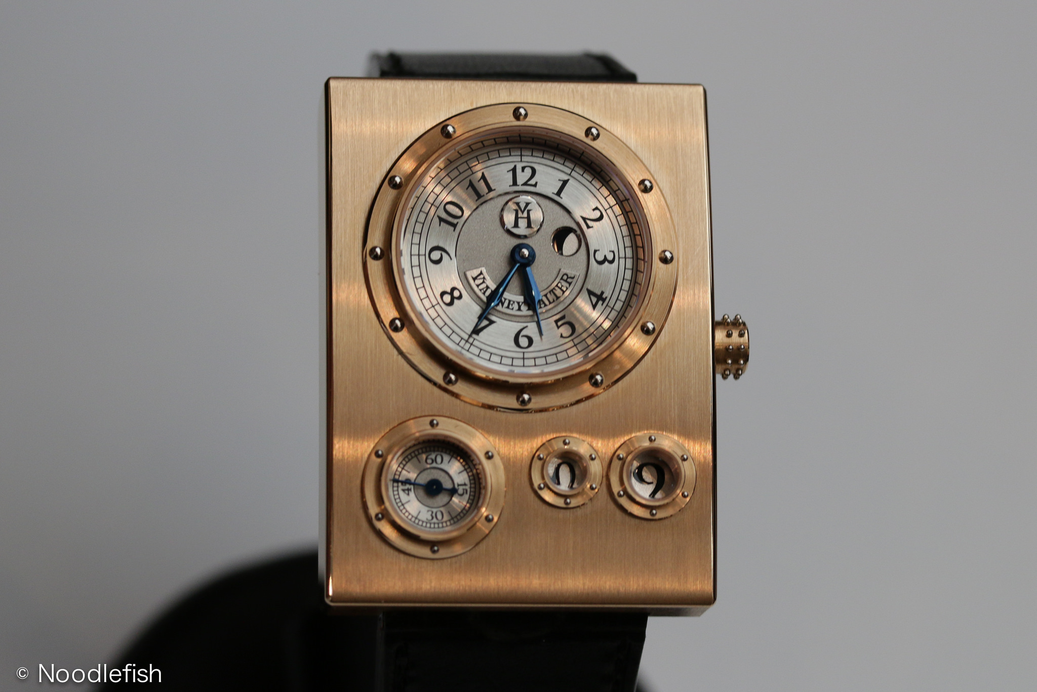 the_watchnerd's tweet card. Back in 2011, whilst on holiday in Japan, I took a detour. It started with a trip to Nakano Broadway – one of Tokyo’s main…