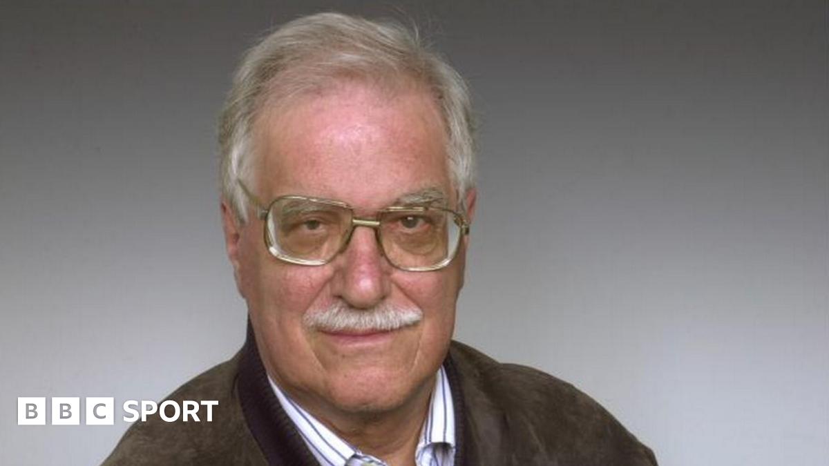 CueCommentator's tweet card. Former television commentator Gerald Sinstadt, who covered football for the BBC and ITV, dies at the age of 91.