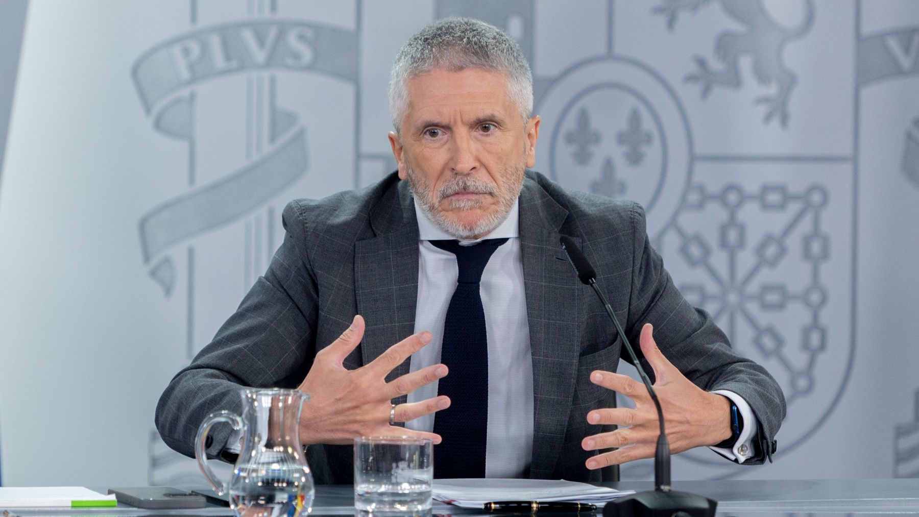 fatimamartinez's tweet card. El PSOE y sus socios han votado en contra de aumentar las dietas de policías y guardias civiles, que están congeladas desde 2005.