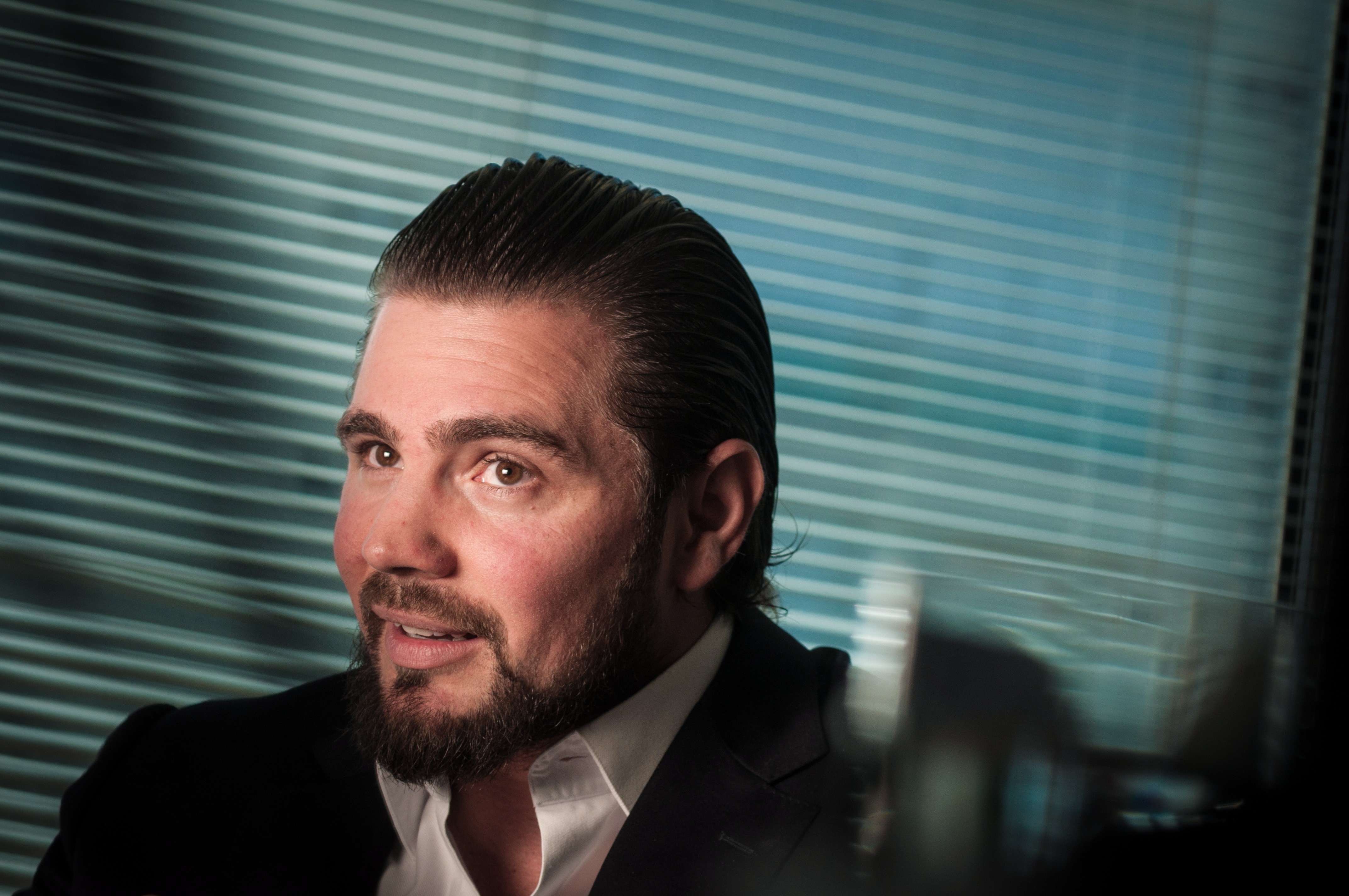 JornalOGlobo's tweet card. Desembargadora substitui prisão por medidas cautelares, como tornozeleira eletrônica e proibição de manter contato com outros investigados