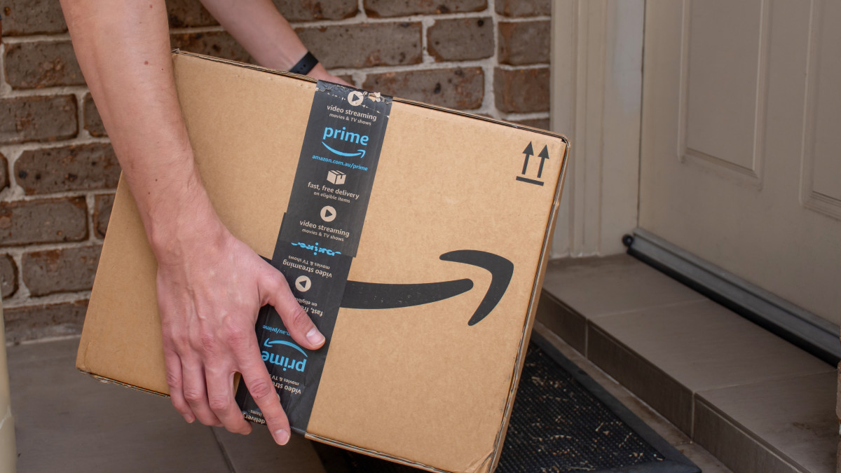 MensJournal's tweet card. Amazon changed its return policy ahead of the holiday season.