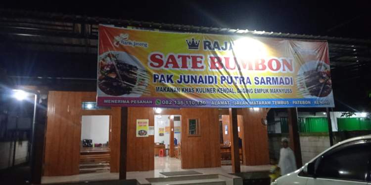 hardiatdani's tweet card. BacaJogja - Kendal tidak hanya dikenal dengan keindahan alamnya, tetapi juga kekayaan cita rasa kuliner tradisional yang terus hidup lintas generasi. Salah satu yang paling ikonik adalah Sate Bumbon...