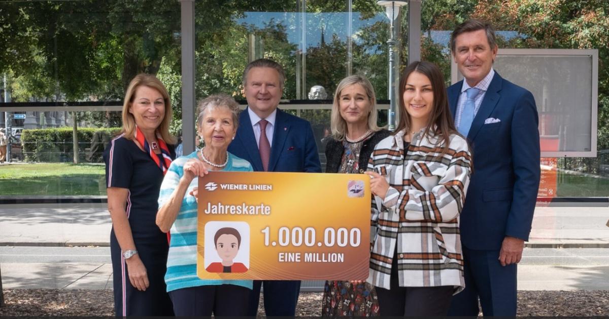 DominikNepp's tweet card. Der Tarif der 365-Euro-Jahreskarte bleibe "2025 und 2026 sicher" bestehen, postete der Bürgermeister vor einem Jahr. Nun ist der Eintrag verschwunden.