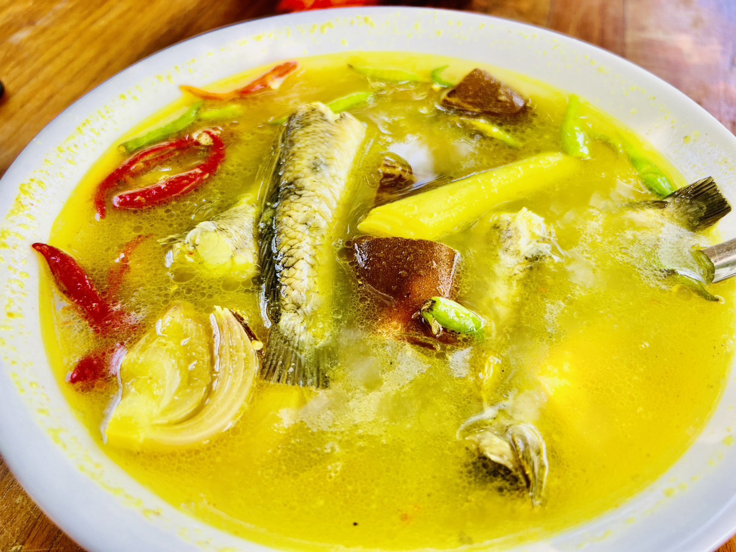 man_Tcnn's tweet card.  เทศกาลกิน “ปลาท่องเที่ยว” แห่งทะเลสาบสงขลา ของอร่อยที่มีให้ชิมเฉพาะฤดูกาล หากพูดถึงของดีประจำทะเลสาบสงขลา หลายคนต้องนึกถึง “กุ้ง-ปลาท่องเที...