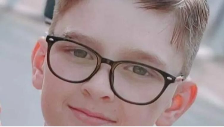 fabrandanne's tweet card. Une enquête est ouverte à Épinal après le suicide d'un élève du collège Louis Armand de Golbey samedi 7 janvier. Lucas avait 13 ans et souffrait de harcèlement scolaire et d'homophobie selon sa...