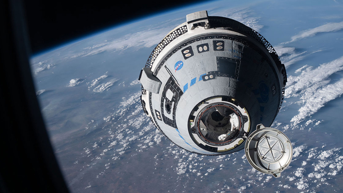 ExtremeTech's tweet card. The final two of the six contracted missions are now optional.