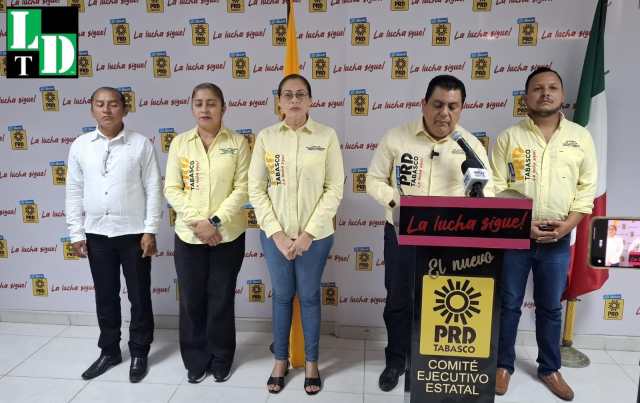 LaDenuncia_Tab's tweet card. Villahermosa, Tabasco 25 noviembre 2025 EL PRD RECHAZA EL REEMPLACAMIENTO VEHICULAR; LLAMÓ A LOS CIUDADANOS PARA QUE SE AMPAREN: RAFAEL ACOSTA LEÓN.• DICHO TRÁMITE AFECTARÁ EN PLENA CUESTA DE ENERO…