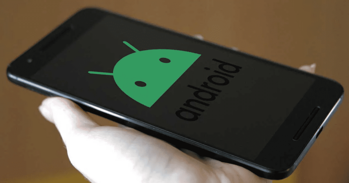 NuevoAndroid's tweet card. Google quiere usar el kernel de Linux sin modificar en Android...