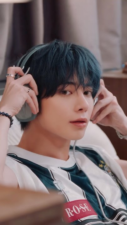 TXT_bighit's tweet card. TXT (투모로우바이투게더) '2026 SEASON'S GREETINGS' CONCEPT TEASER #TAEHYUN