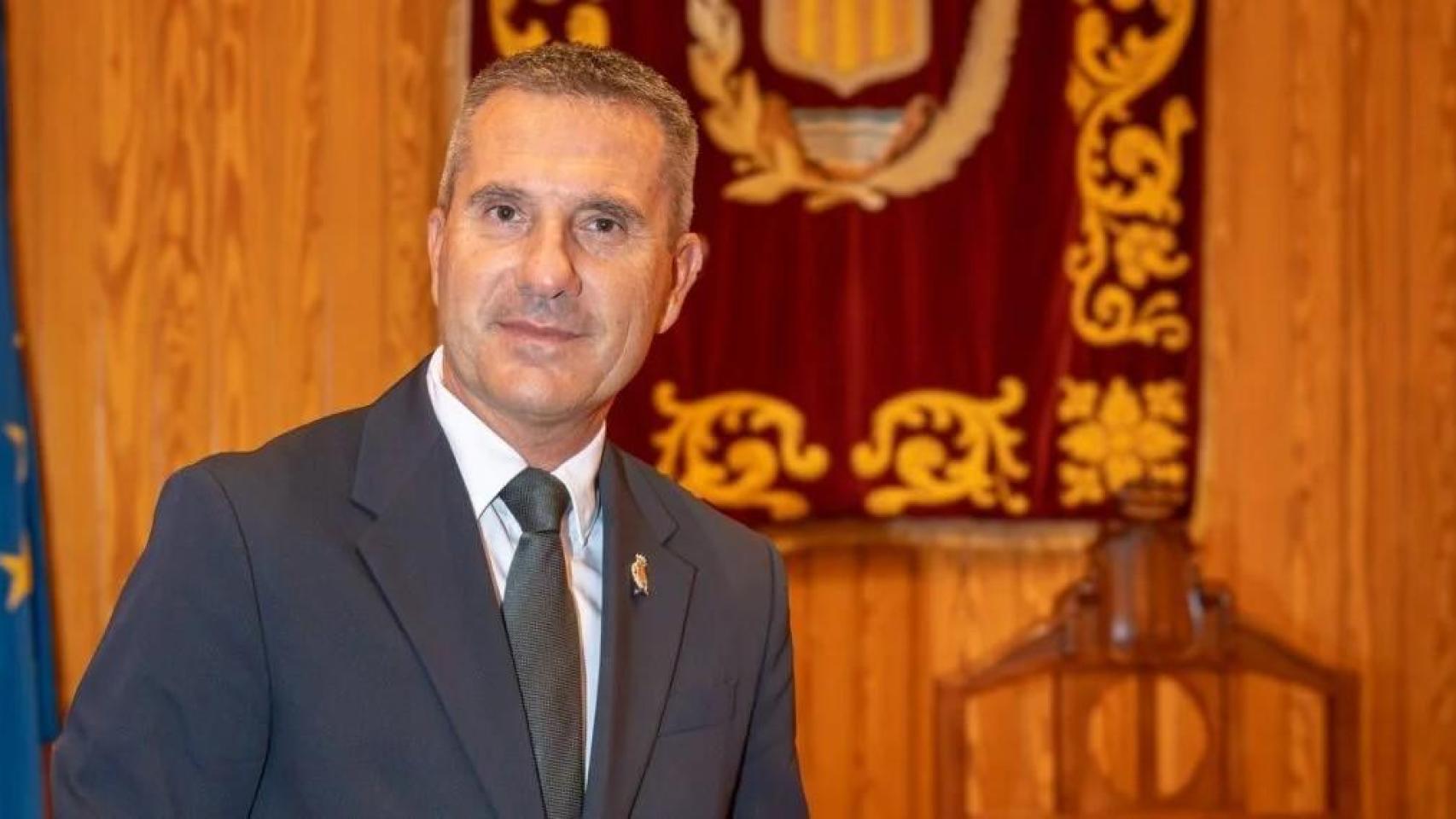 elespanolcom's tweet card. En un comunicado remitido a los medios de comunicación se limita a expresar sus "más sinceras disculpas por los hechos acaecidos". Más información: Un concejal del PSOE de un pueblo de Valencia se...