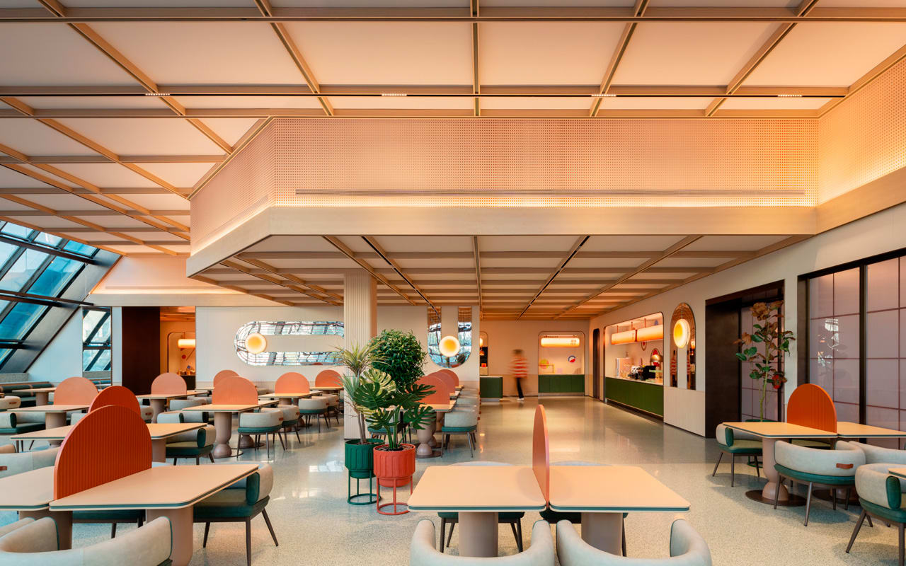 InDesignIdea's tweet card. Descubre el Hotel Naranja 3.0 en Shanghái, un diseño de Vermilion Zhou que integra salud, sostenibilidad y bienestar en cada detalle.