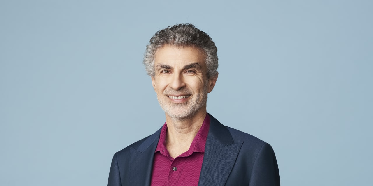 IsabelleBiscuit's tweet card. Yoshua Bengio worries about AI’s capacity to deceive users in pursuit of its own goals. “The scenario in “2001: A Space Odyssey” is exactly like this,” he says.