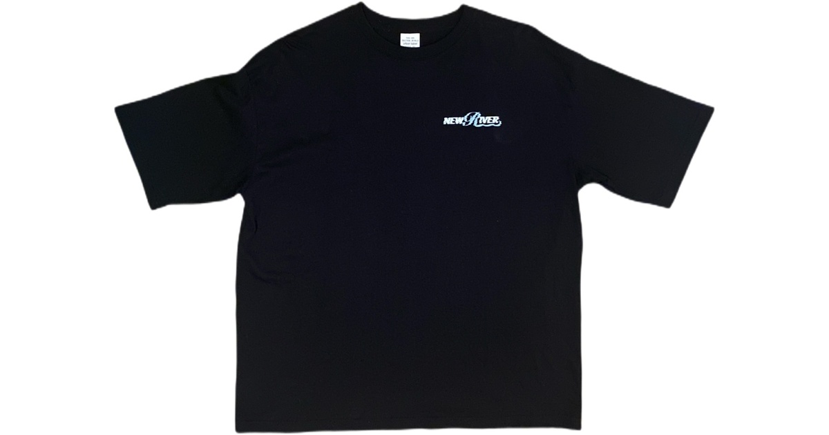 NR_NEWRIVER's tweet card. NEW RIVERは、けんてぃ、Ka1To、ゑる、XXXが創設したアパレルブランド。　 コンセプトは、「淀んだ心に新しい川を流す」。 第一弾のパーカーは、シンプルでありながら、個性が光るデザイン。 ロゴのデザインは白文字でシンプルにまとめ、「R」は川を連想させる鮮やかなセレストブルー。 しっかりとした生地で、オールシーズン着まわすことができるアイテム。 流行りのオーバーサイズで、男女問わず自...