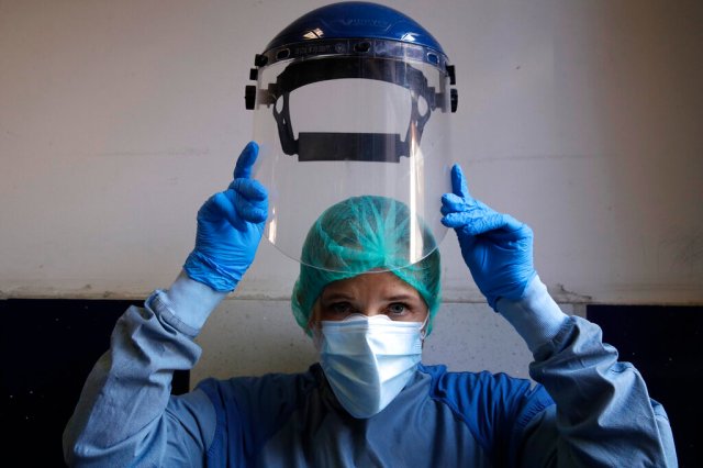 KXAN_News's tweet card. SAN FRANCISCO (KRON) – A small study from China indicates that the coronavirus can be found in the air up to 13 feet from patients in a hospital. The virus was also found to linger on hos…