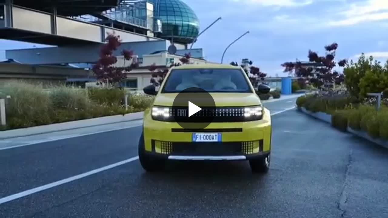 Fernandes0707's tweet card. FIAT PANDA, ÍCONE PRÁTICO E EFICIENTE O Fiat Panda consolida-se como um ícone de praticidade e eficiência, mantendo a essência que o tornou um sucesso atemporal na Europa. Sua #versatilidade é um dos...