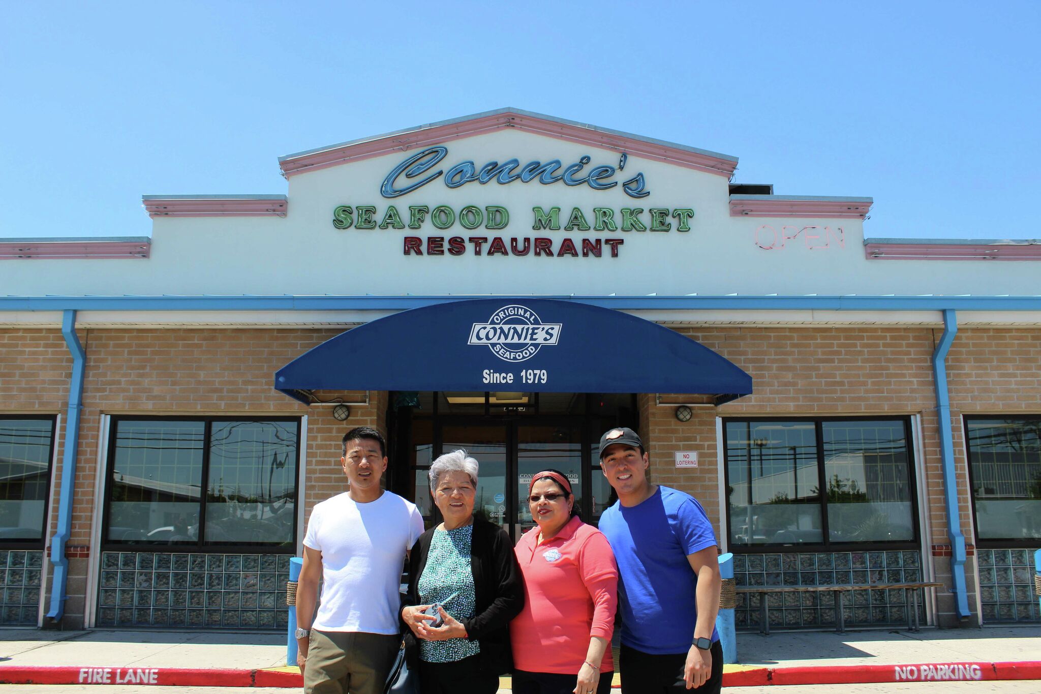 oop_echeng's tweet card. With fried rice and fried fish, it broke the mold.