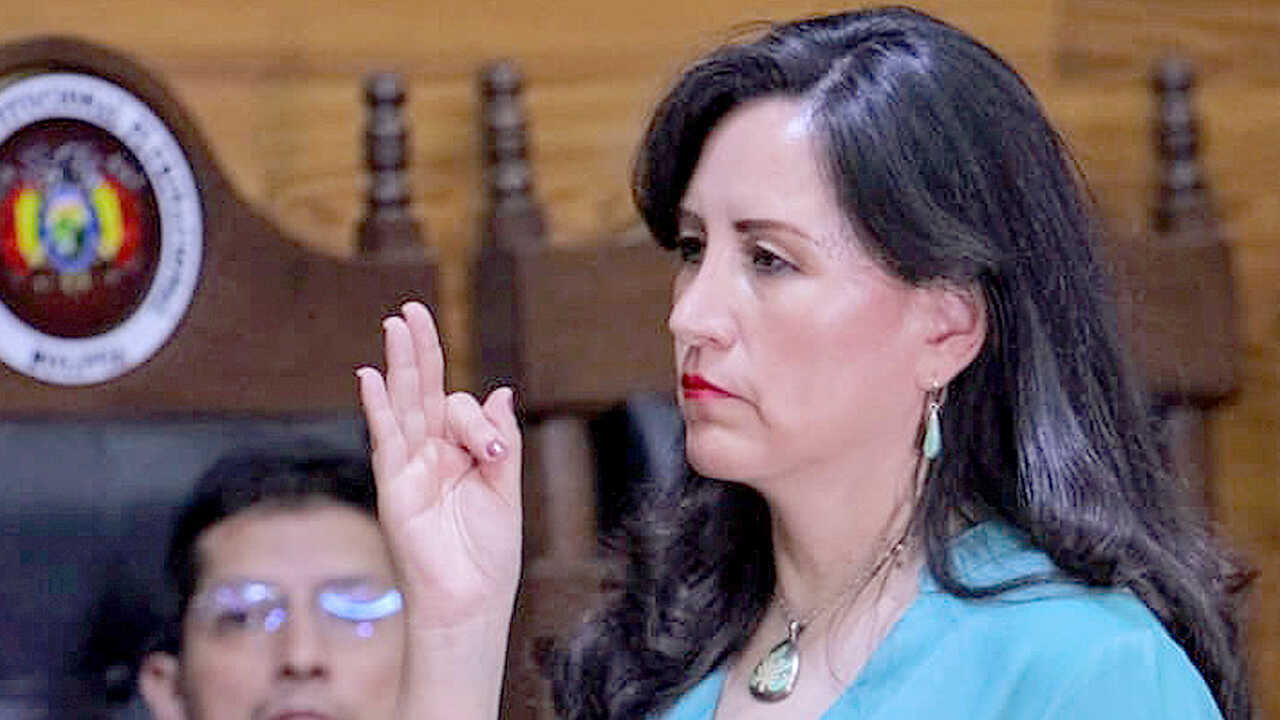 Opinion_Bolivia's tweet card. En su primer discurso como presidenta del TCP, Prudencio afirmó que esta jornada se restableció la legalidad y la institucionalidad y que el tiempo del autoprórroga ha concluido.