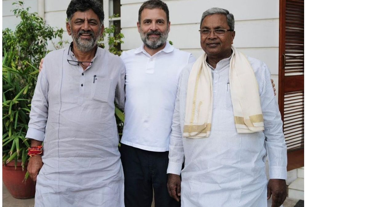 NewsFirstKan's tweet card. ಕರ್ನಾಟಕದಲ್ಲಿ ಸಿಎಂ ಸ್ಥಾನವನ್ನು ಡಿಕೆಶಿಗೆ ನೀಡಬೇಕೇ ಬೇಡವೇ ಎಂಬ ಬಗ್ಗೆ ಡಿಸೆಂಬರ್ 1 ರೊಳಗೆ ಕಾಂಗ್ರೆಸ್ ಹೈಕಮ್ಯಾಂಡ್ ತೀರ್ಮಾನ ಕೈಗೊಳ್ಳಲಿದೆ. ಸಿಎಂ, ಡಿಸಿಎಂ ಇಬ್ಬರನ್ನೂ ದೆಹಲಿಗೆ ಕರೆಸಿಕೊಂಡು ಮಾತುಕತೆ ನಡೆಸುವ ನಿರೀಕ್ಷೆ ಇದೆ....