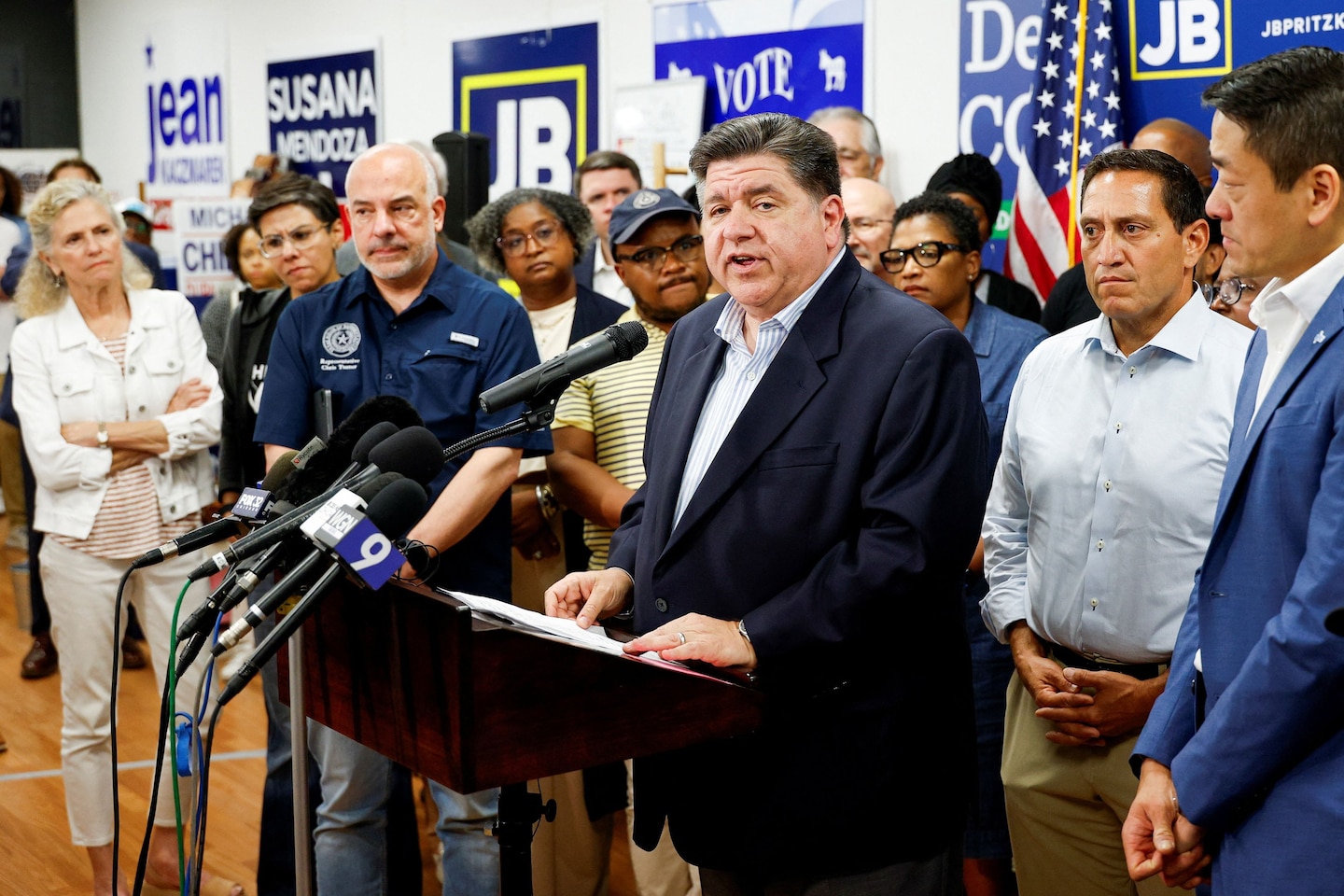 RobEngstrom's tweet card. Illinois Gov. J.B. Pritzker, a possible 2028 presidential candidate, took in Texas Democrats who fled their state to block a Republican-led redistricting plan.