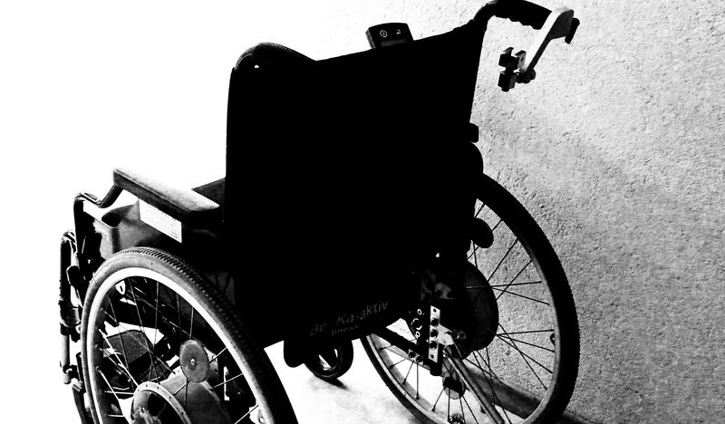 DevenderBisht_'s tweet card. SMA is a genetic condition that affects motor neurons in the spinal cord, leading to progressive muscle weakness and atrophy.