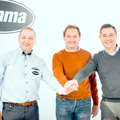 Tweet card summary image