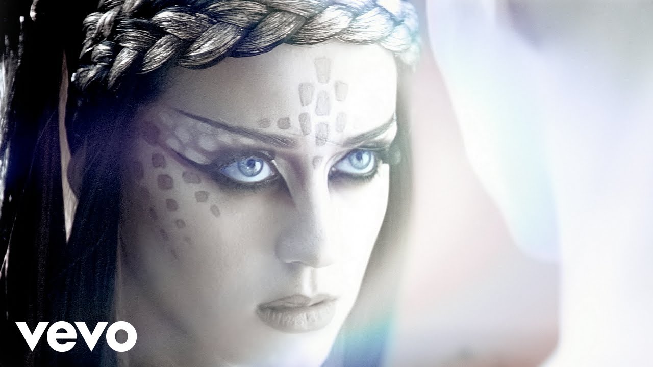 CommandrShepard's tweet card. Katy Perry - E.T. ft. Kanye West (Official Music Video)