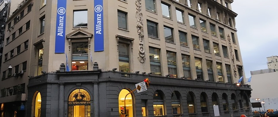 FIC_PR's tweet card. Allianz Argentina, líder global en seguros y servicios financieros, se posiciona como la compañía más solvente del mercado.