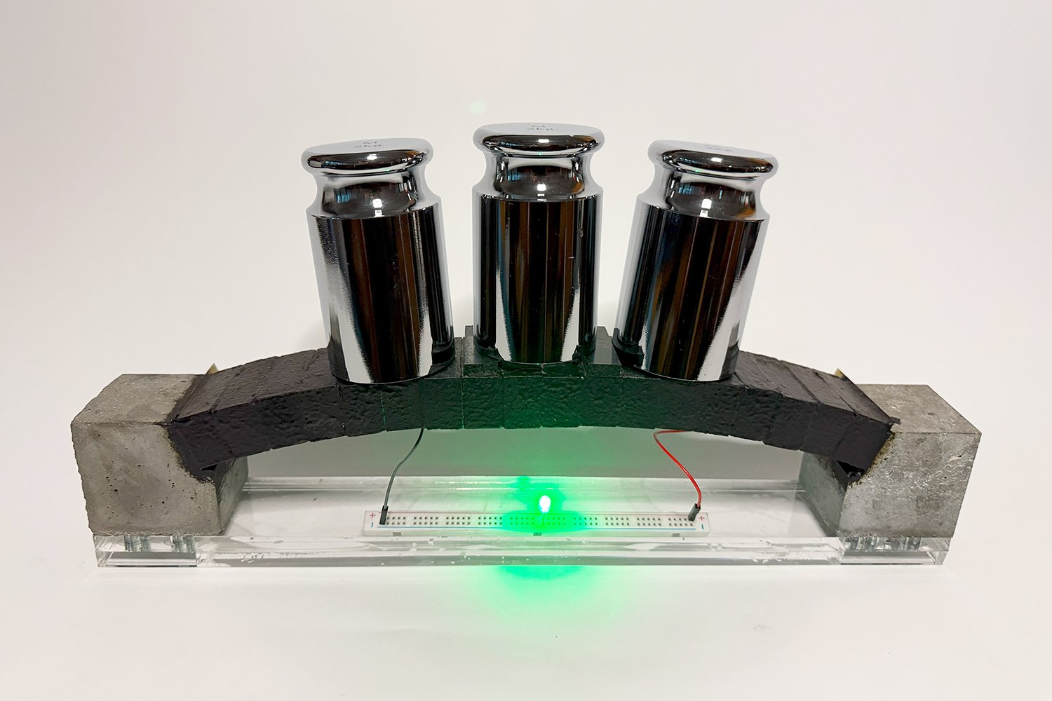 MITEngineering's tweet card. New concrete and carbon black supercapacitors with optimized electrolytes have 10 times the energy storage of previous designs and can be incorporated into a wide range of architectural forms.