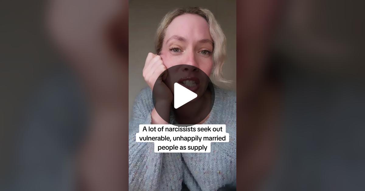 FabFormula's tweet card. 1879 likes, 152 comments. “A lot of narcissists seek out vulnerable, unhappily married people as supply.”