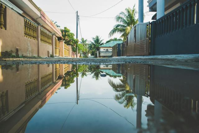 yourdatasmarter's tweet card. Water Utilities Overcome Business Challenges with Next Generation Data Structures and Tools via ArcGIS.