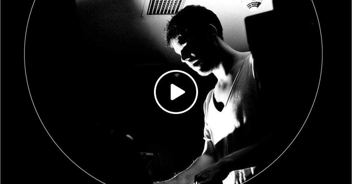 Audioexit's tweet card. https://soundcloud.com/qeelqeel-1 www.audioexit.com www.tilos.hu http://framed.fm/ www.delicatessentilos.blogspot.hu