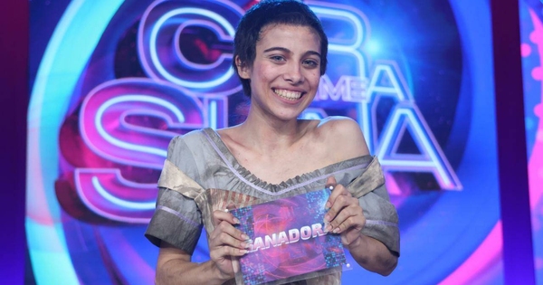 ElConfiTV's tweet card. Horas después de convertirse en la ganadora del programa de Antena 3, la joven atiende a El Confidencial y desvela los próximos pasos de su prometedora carrera musical