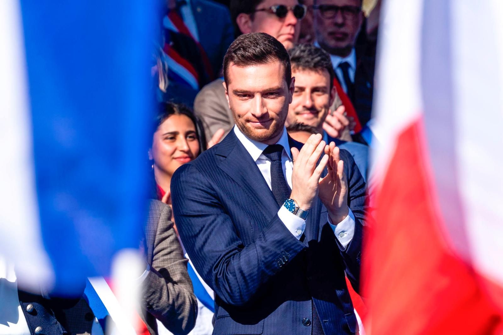 J_Bardella's tweet card. ENTRETIEN. Dans un tête-à-tête inédit avec le JDNews, Jordan Bardella se dépouille du costume politique. L’auteur de « Ce que veulent les Français » (Fayard) évoque son enfance modeste, sa solitude...