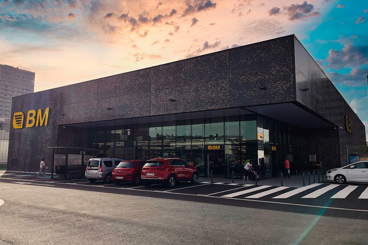 WCapitalRiesgo's tweet card. La gestora de capital riesgo francesa PAI Partners ha alcanzado un principio de acuerdo para vender Uvesco, cadena de distribución dueña de los supermercados BM, a un consorcio...