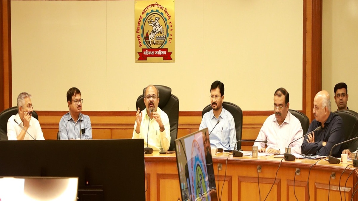 LoksattaLive's tweet card. Pcmc Election Voter Lists Ruling Bjp Ajit Pawar Nationalist Aggressive Pune Print News Ssb 93 - मतदारांना त्यांच्या मतदानाच्या हक्कापासून वंचित ठेऊ नये, प्राप्त झालेल्या हरकती, सूचनांनुसार काटेकोरपणे...