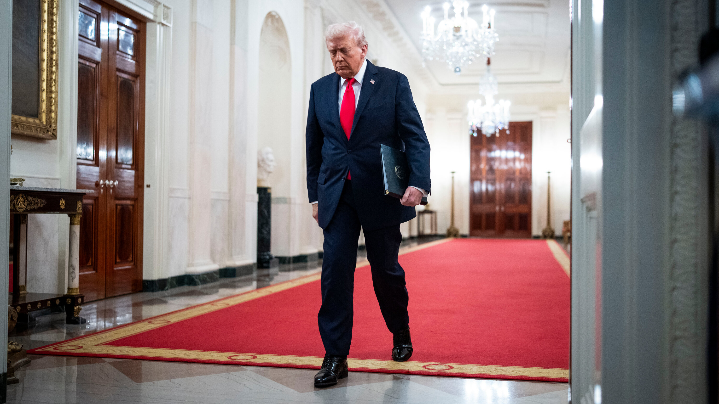 52Variables's tweet card. A 46-person list includes billionaires and people he went on to appoint to positions of power.