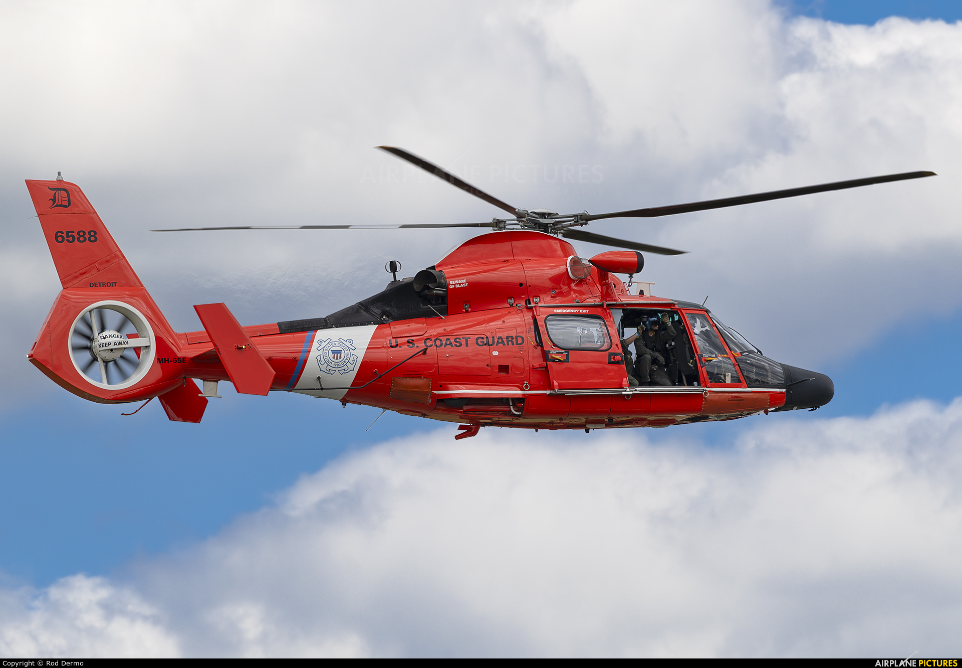 AirplanePics's tweet card. USA - Coast Guard | Aerospatiale | HH-65C Dauphin | 6588 | Canada, London Intl, ON (YXU - CYXU) | Photo taken by Rod Dermo