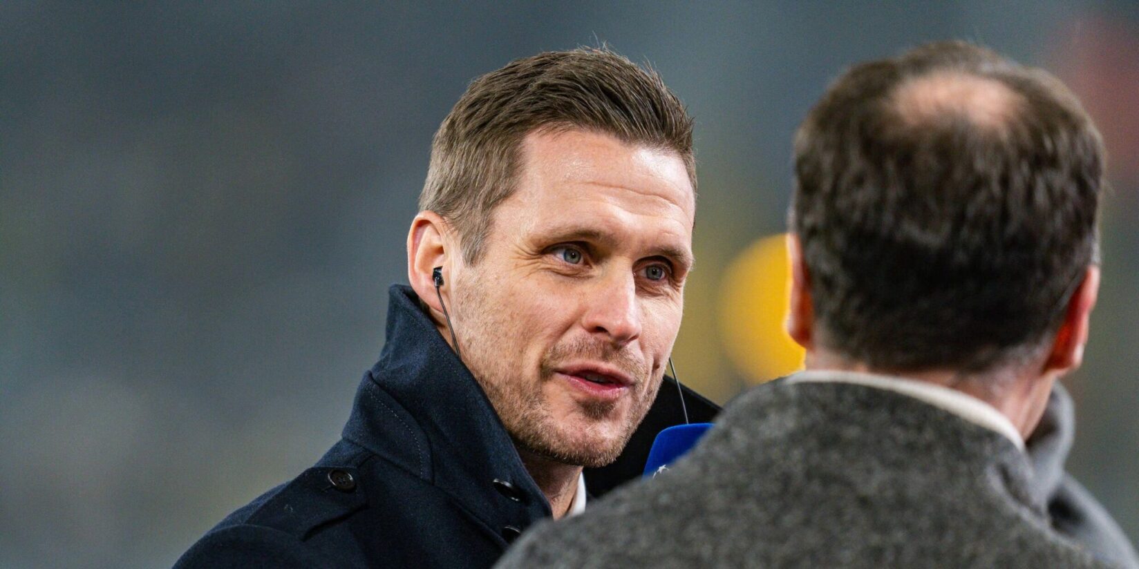 RNBVB's tweet card. BVB-Sportdirektor Kehl räumt mit dem Aufreger um den fehlenden Schlotterbeck-Handschlag auf und spricht über den Stand der Vertragsverhandlungen.